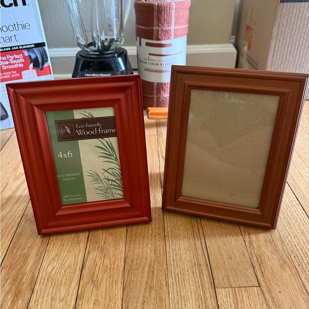 Eco-Friendly Red Wood Frame Set